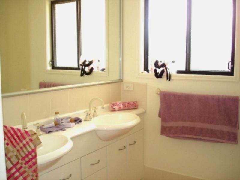 Pacific Pines QLD 4211