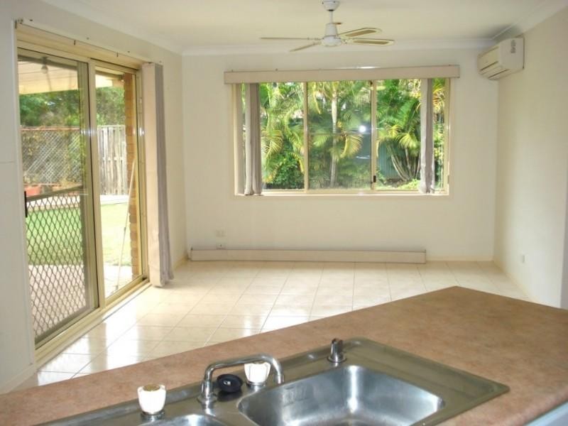 11 Pineneedle Court, Oxenford QLD 4210