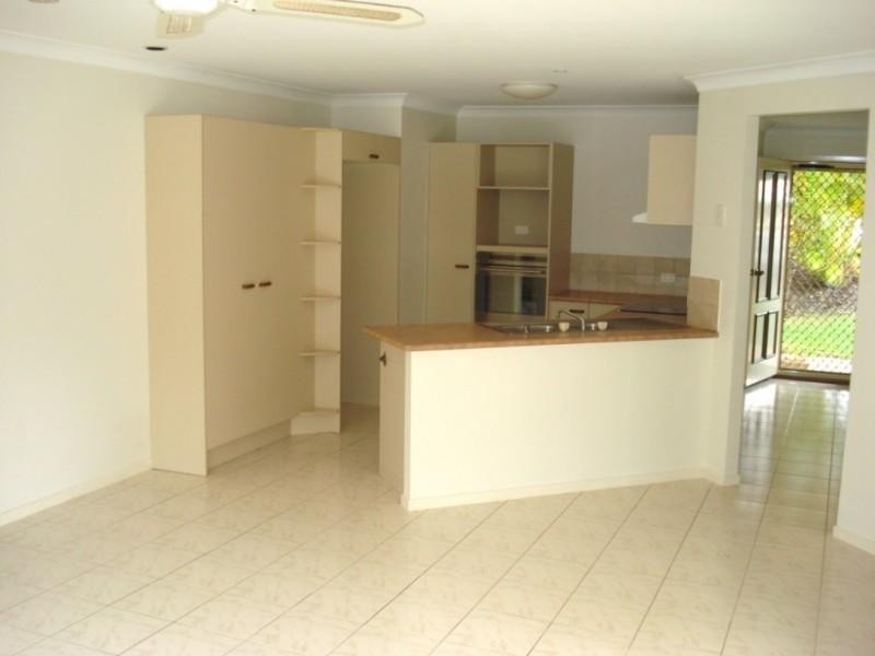 11 Pineneedle Court, Oxenford QLD 4210