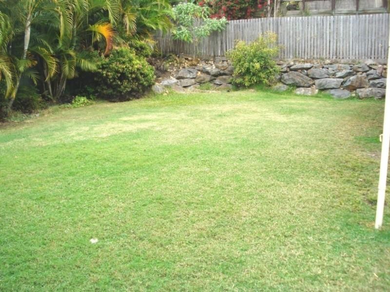 11 Pineneedle Court, Oxenford QLD 4210