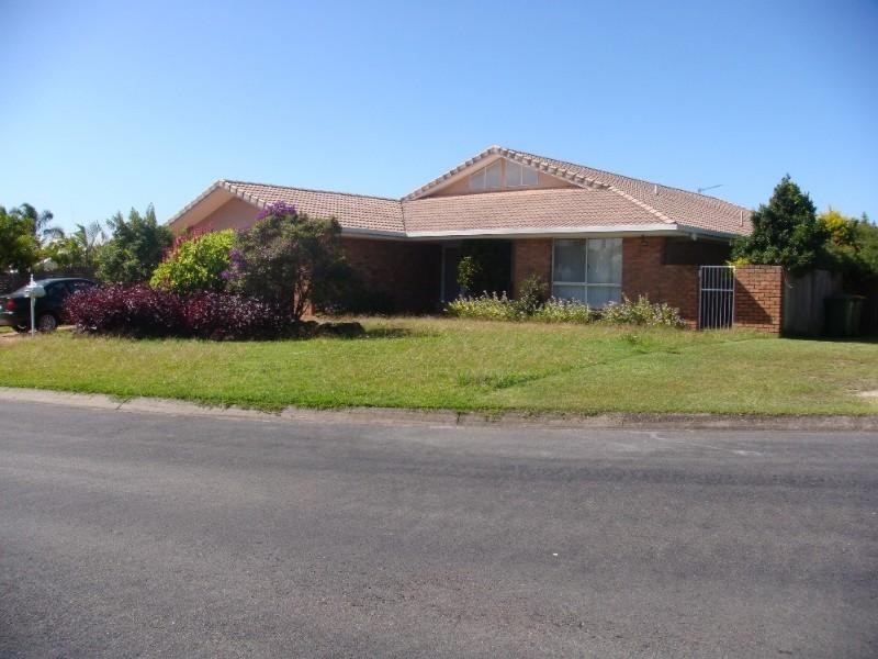 6 Putter Place, Arundel QLD 4214