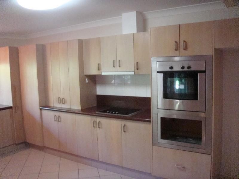 6 Putter Place, Arundel QLD 4214