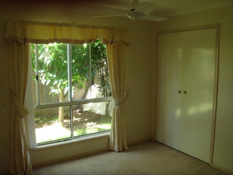 6 Putter Place, Arundel QLD 4214