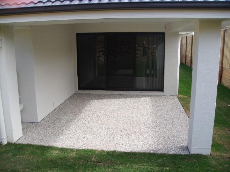 17 Hawkesbury Avenue, Pacific Pines QLD 4211