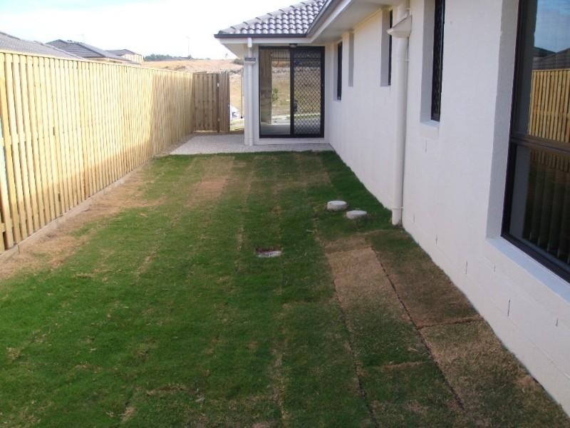 17 Hawkesbury Avenue, Pacific Pines QLD 4211