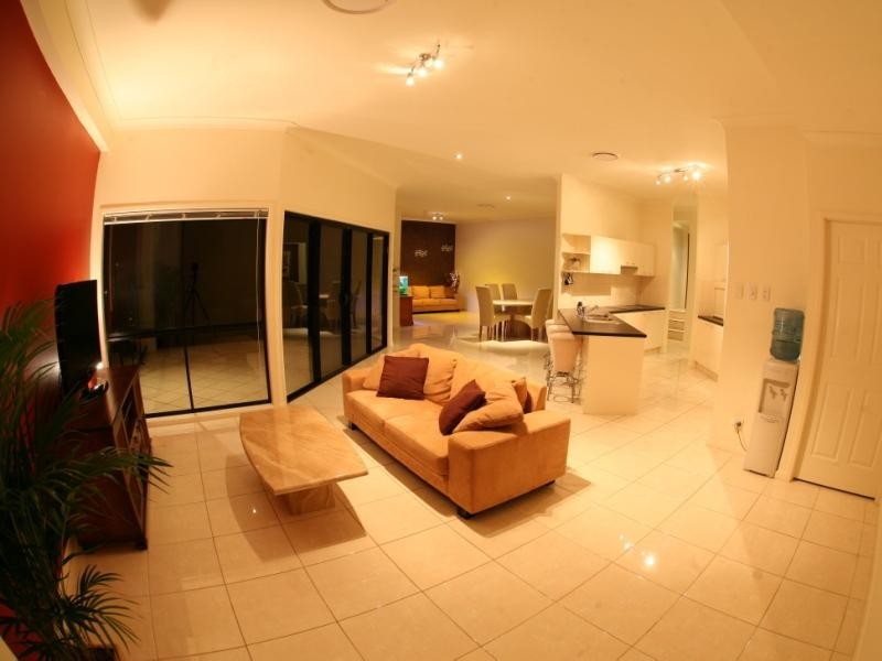 26 Hillary Circuit, Pacific Pines QLD 4211