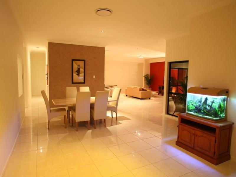 26 Hillary Circuit, Pacific Pines QLD 4211