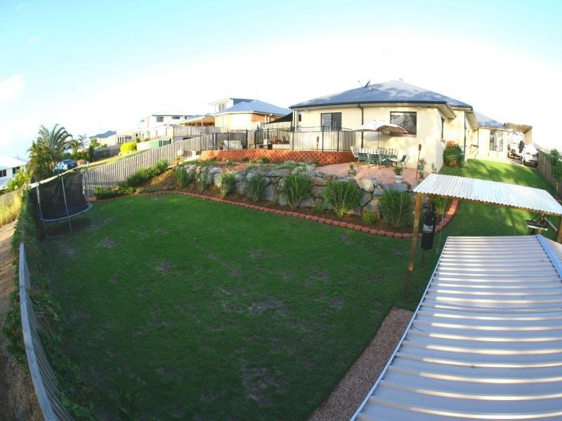 26 Hillary Circuit, Pacific Pines QLD 4211