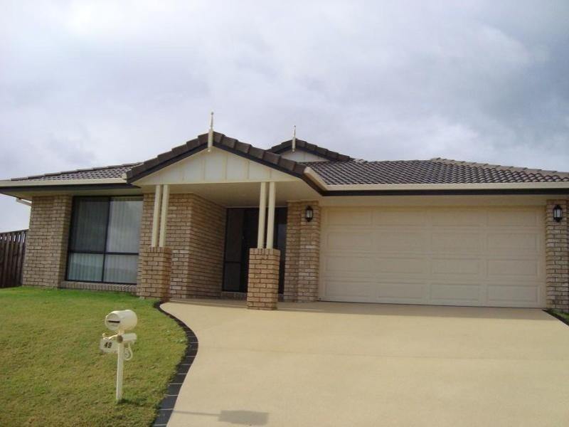 49 Bowley Street, Pacific Pines QLD 4211