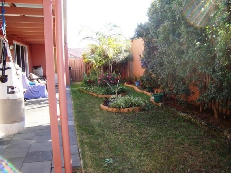 8 Easter Crescent, Pacific Pines QLD 4211
