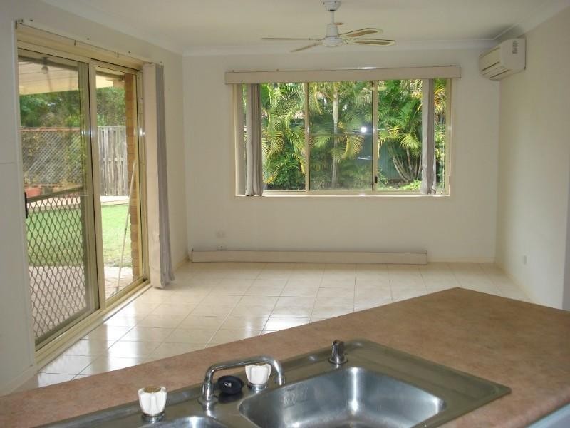 11 Pineneedle Court, Oxenford QLD 4210