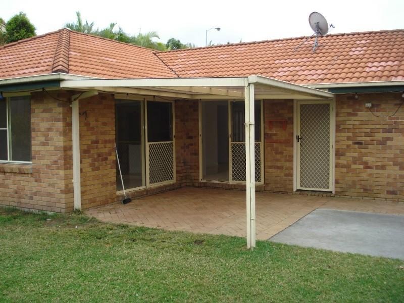 11 Pineneedle Court, Oxenford QLD 4210