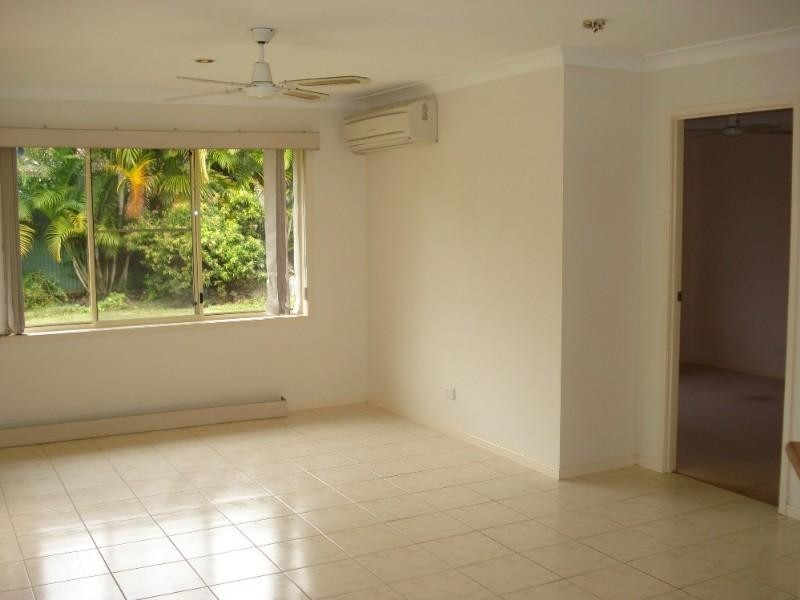 11 Pineneedle Court, Oxenford QLD 4210