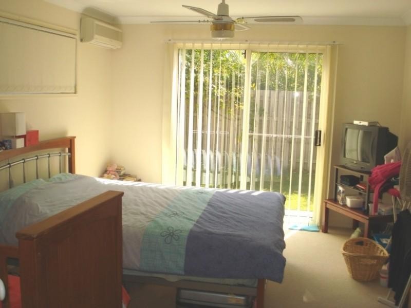 2/1 Studio Drive, Pacific Pines QLD 4211