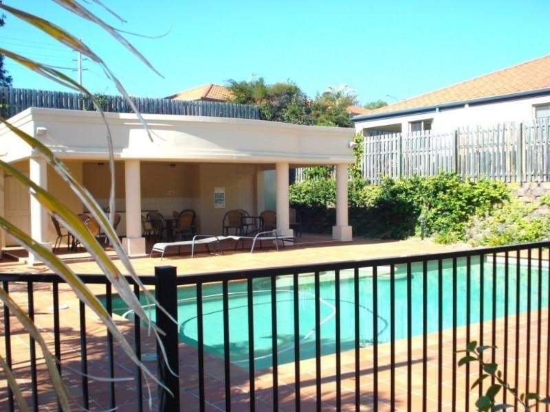 2/1 Studio Drive, Pacific Pines QLD 4211