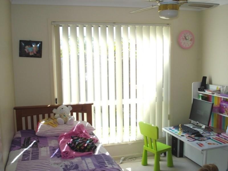 2/1 Studio Drive, Pacific Pines QLD 4211