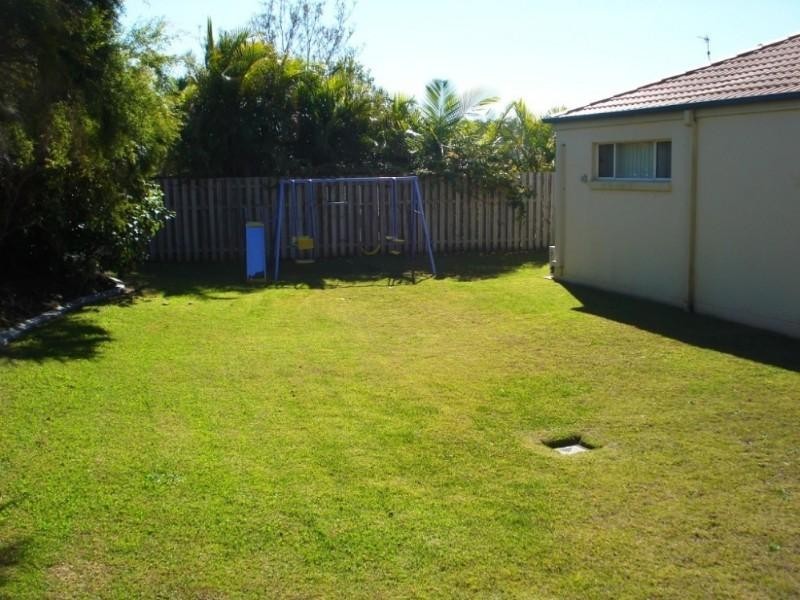 2/1 Studio Drive, Pacific Pines QLD 4211