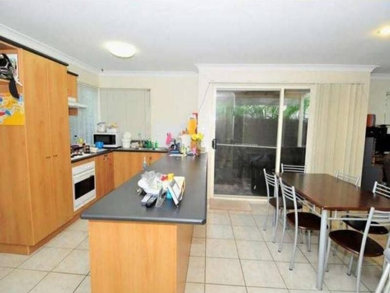 2/1 Studio Drive, Pacific Pines QLD 4211