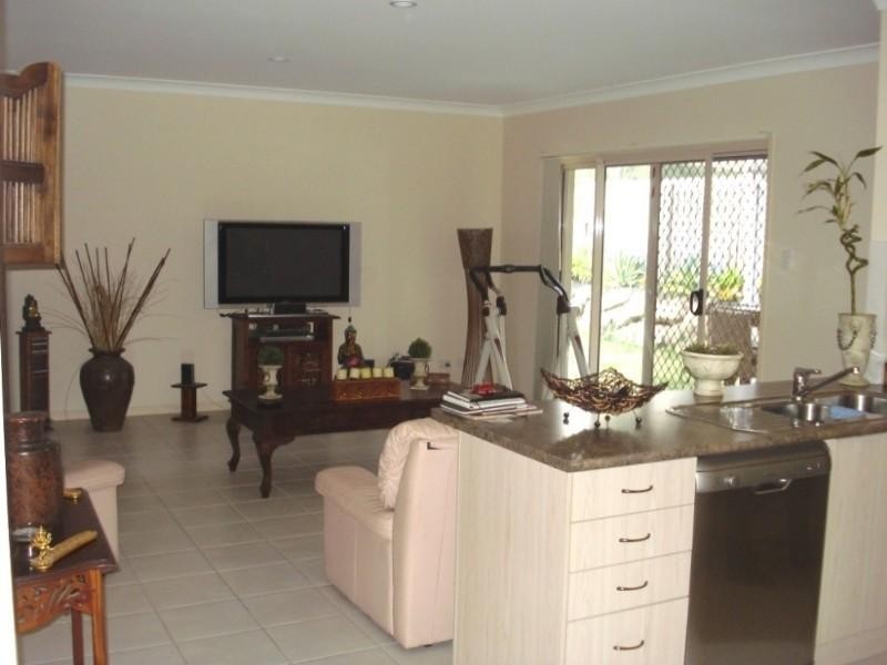 8 Donington Drive, Oxenford QLD 4210