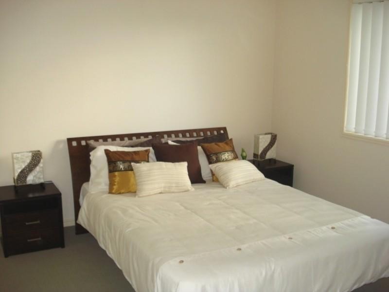 8 Donington Drive, Oxenford QLD 4210