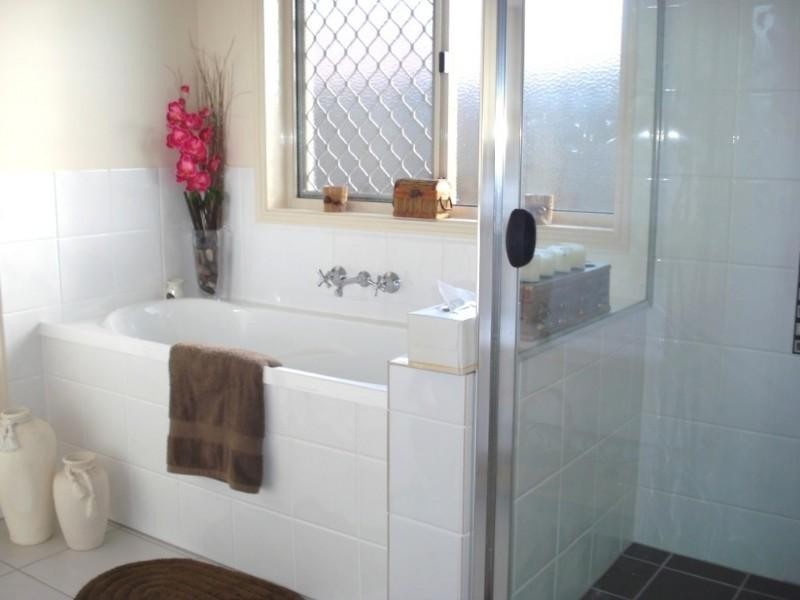 8 Donington Drive, Oxenford QLD 4210