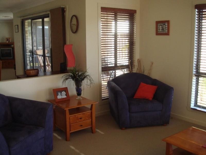40 Angourie Crescent, Pacific Pines QLD 4211