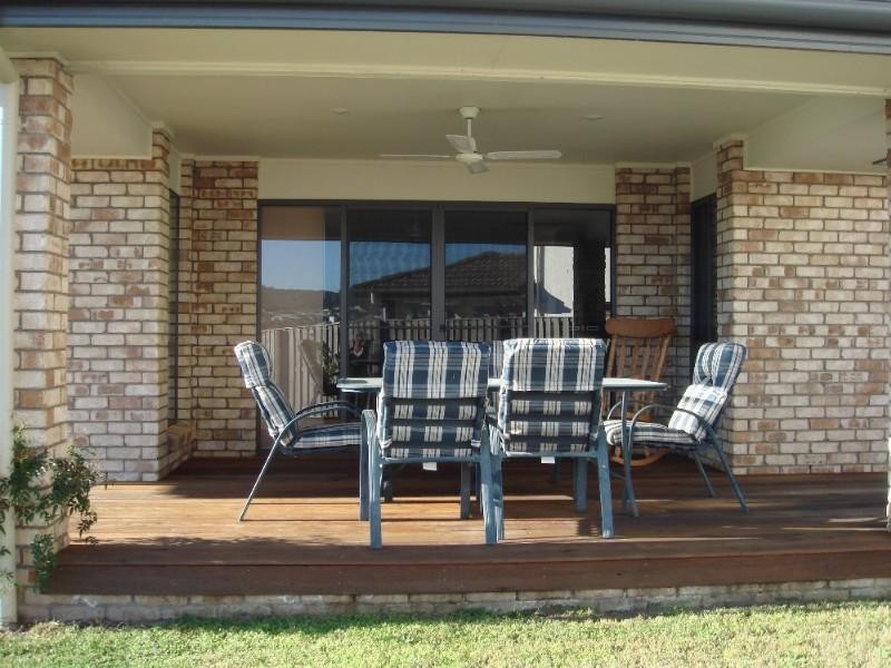40 Angourie Crescent, Pacific Pines QLD 4211