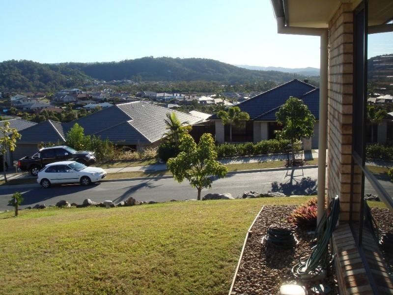 40 Angourie Crescent, Pacific Pines QLD 4211