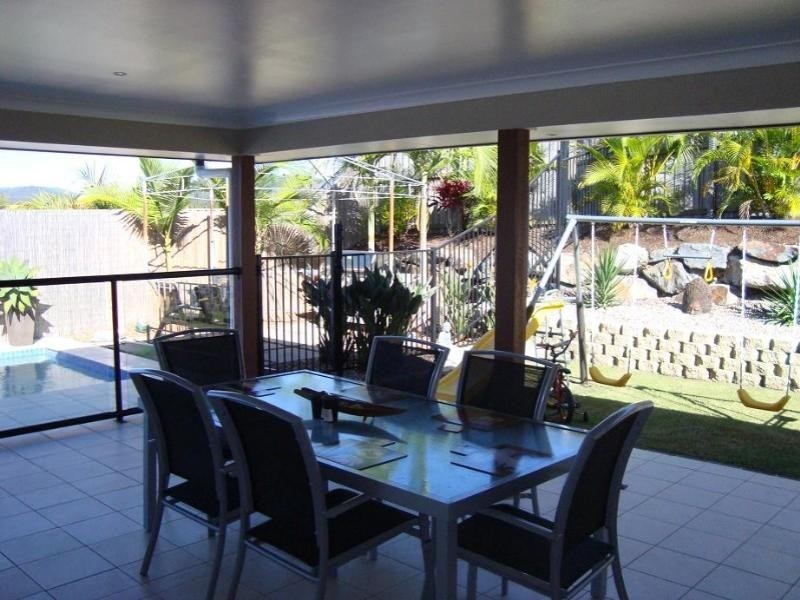 6 McRae Circuit, Pacific Pines QLD 4211