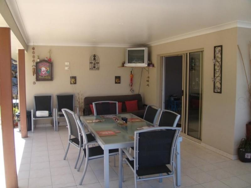 6 McRae Circuit, Pacific Pines QLD 4211