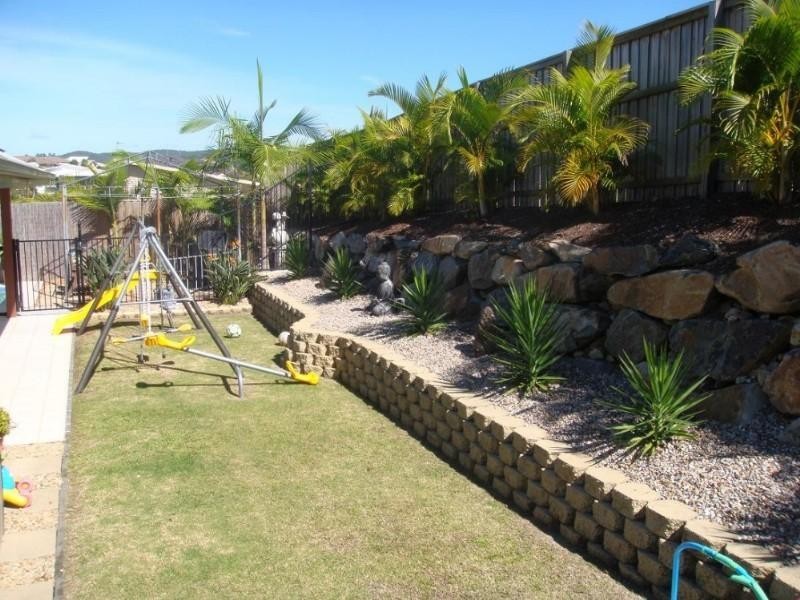 6 McRae Circuit, Pacific Pines QLD 4211