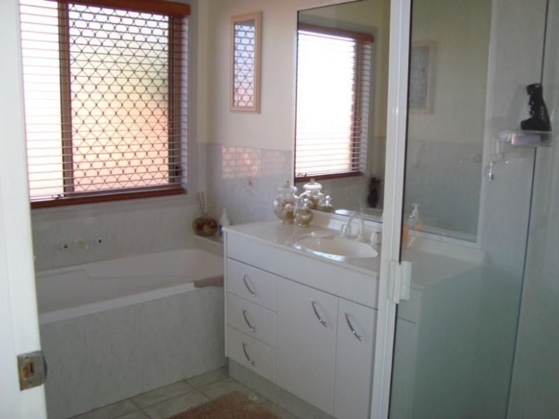 52 Watford Crescent, Molendinar QLD 4214