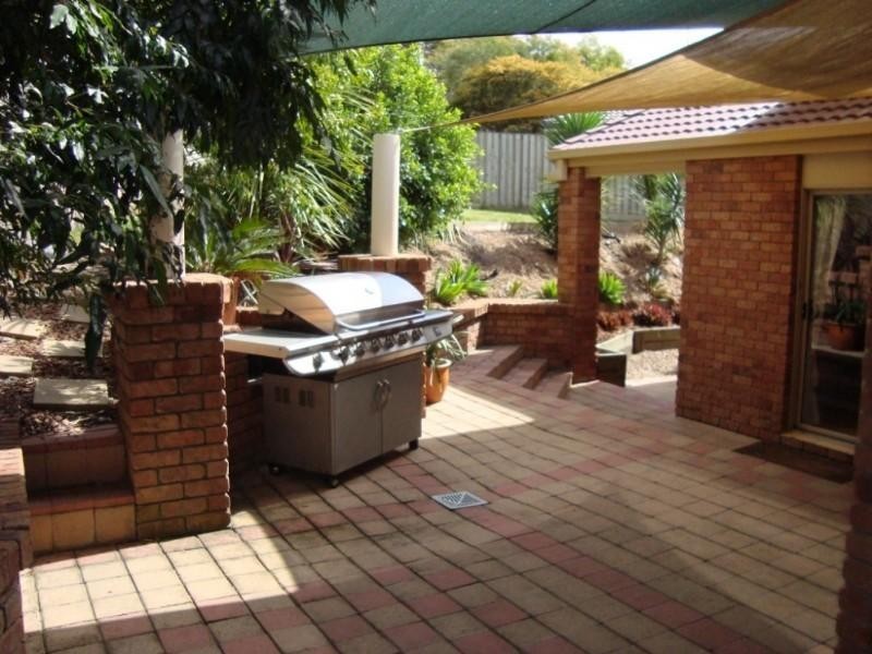 6 Gould Place, Pacific Pines QLD 4211