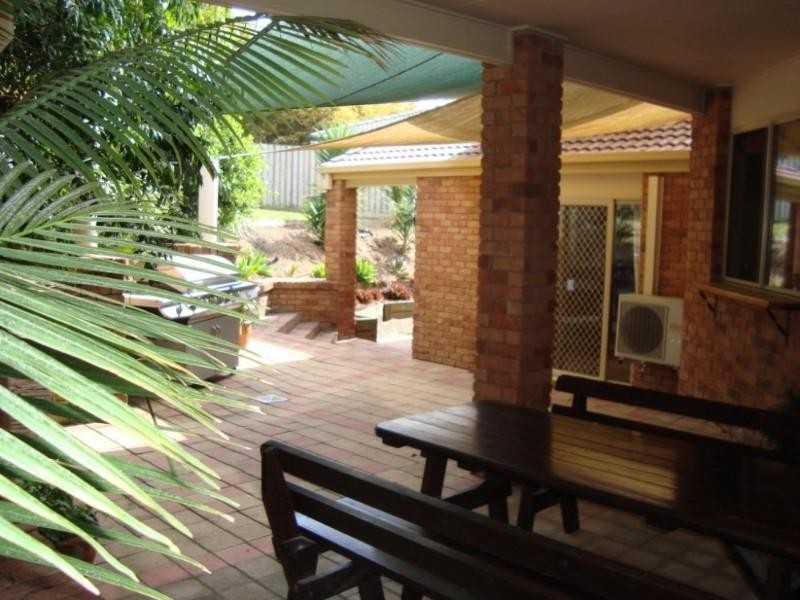 6 Gould Place, Pacific Pines QLD 4211