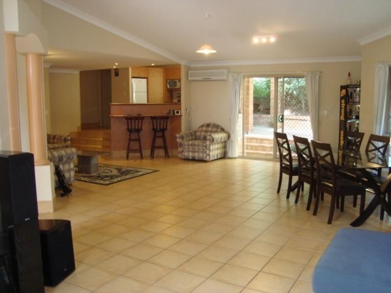 6 Gould Place, Pacific Pines QLD 4211