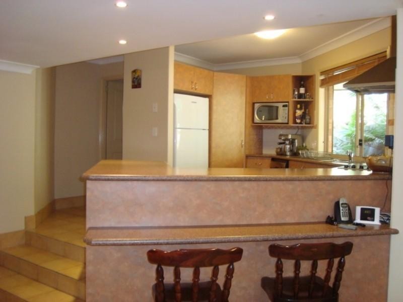 6 Gould Place, Pacific Pines QLD 4211