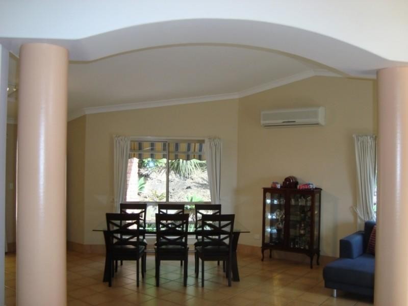 6 Gould Place, Pacific Pines QLD 4211