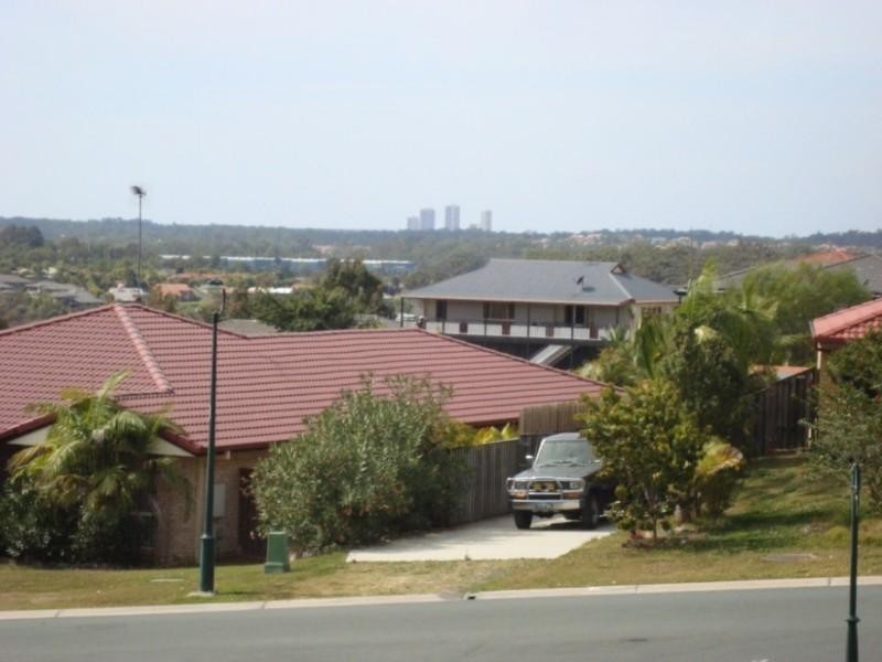 6 Gould Place, Pacific Pines QLD 4211