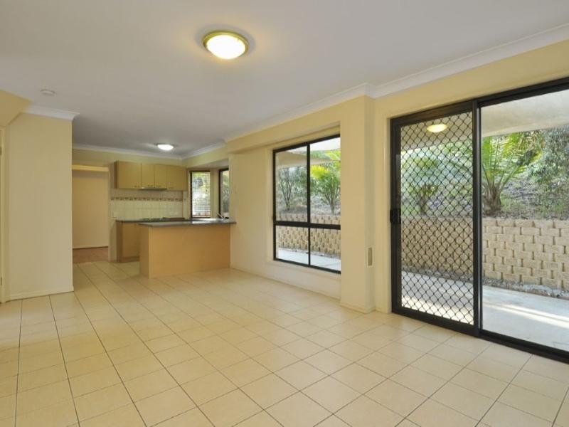 24 Rarotonga Rise, Pacific Pines QLD 4211