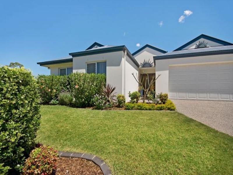 4 Whitely Circuit, Pacific Pines QLD 4211