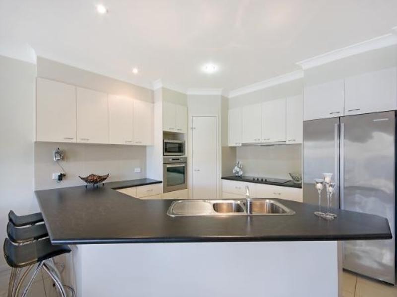 4 Whitely Circuit, Pacific Pines QLD 4211