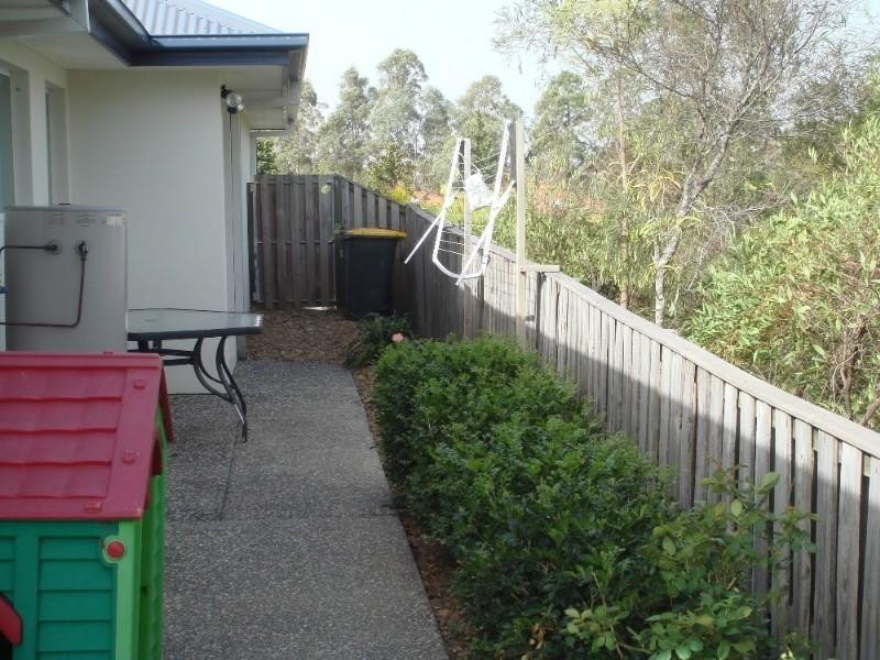 4 Whitely Circuit, Pacific Pines QLD 4211