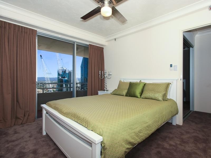 2004/10 The Esplanade, Surfers Paradise QLD 4217