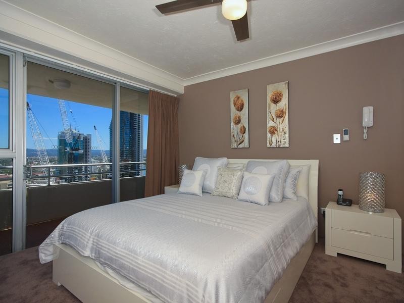 2004/10 The Esplanade, Surfers Paradise QLD 4217