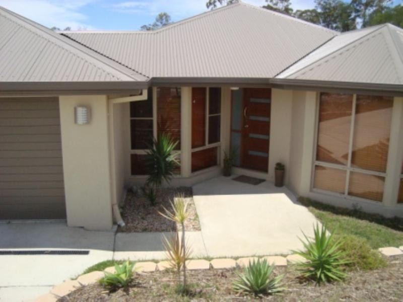 34 Wunburra Circuit, Pacific Pines QLD 4211
