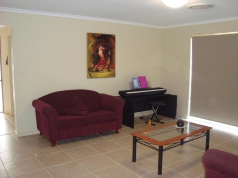 34 Wunburra Circuit, Pacific Pines QLD 4211