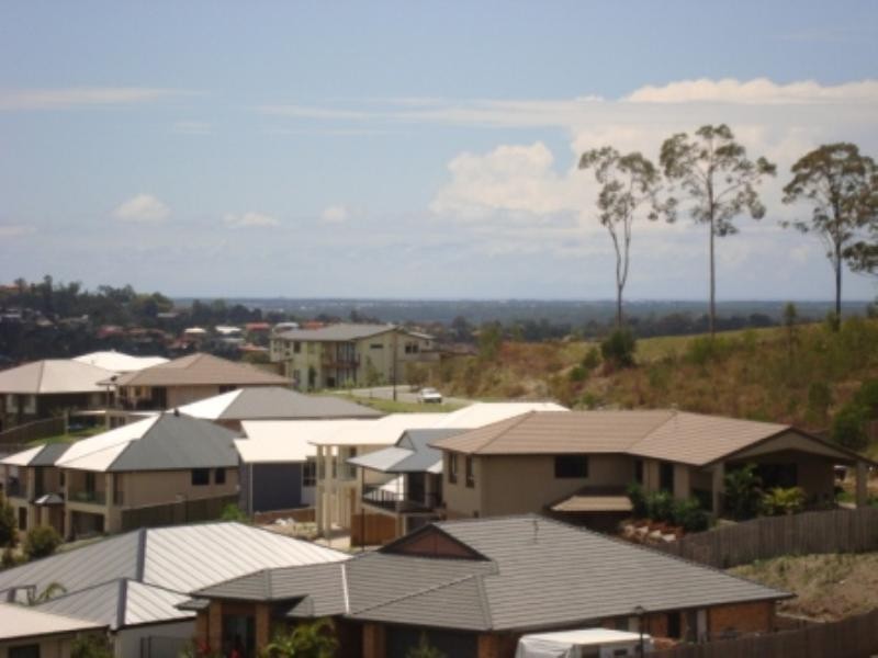 34 Wunburra Circuit, Pacific Pines QLD 4211