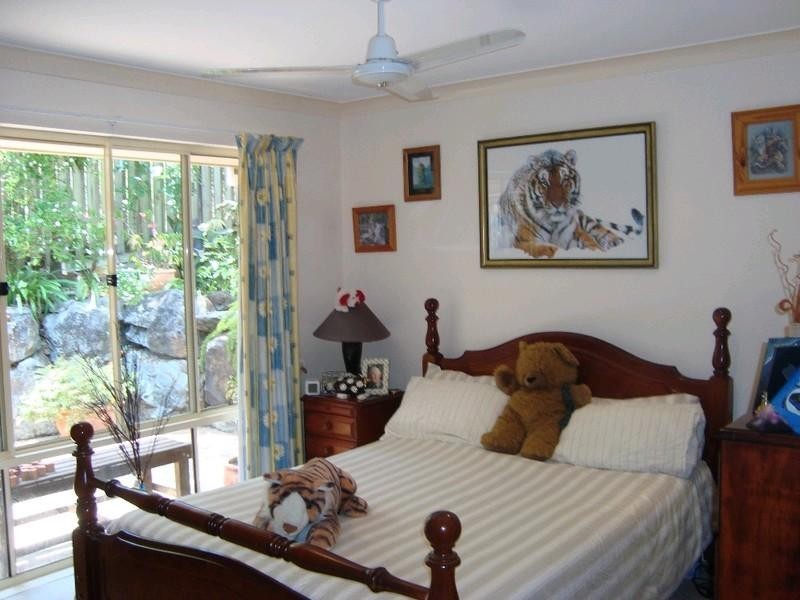 1 White Cap Close, Pacific Pines QLD 4211