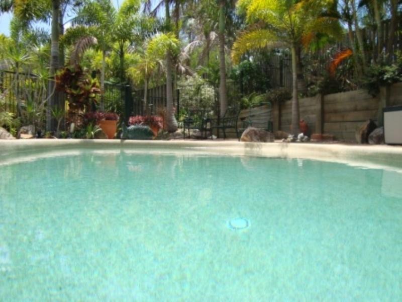 1 White Cap Close, Pacific Pines QLD 4211