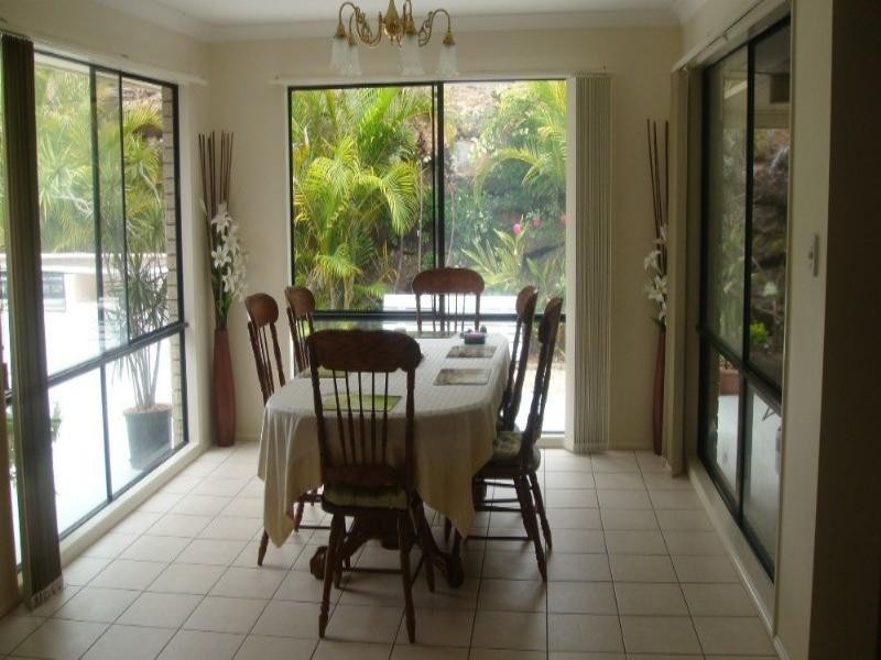 10 Tawanga Close, Pacific Pines QLD 4211